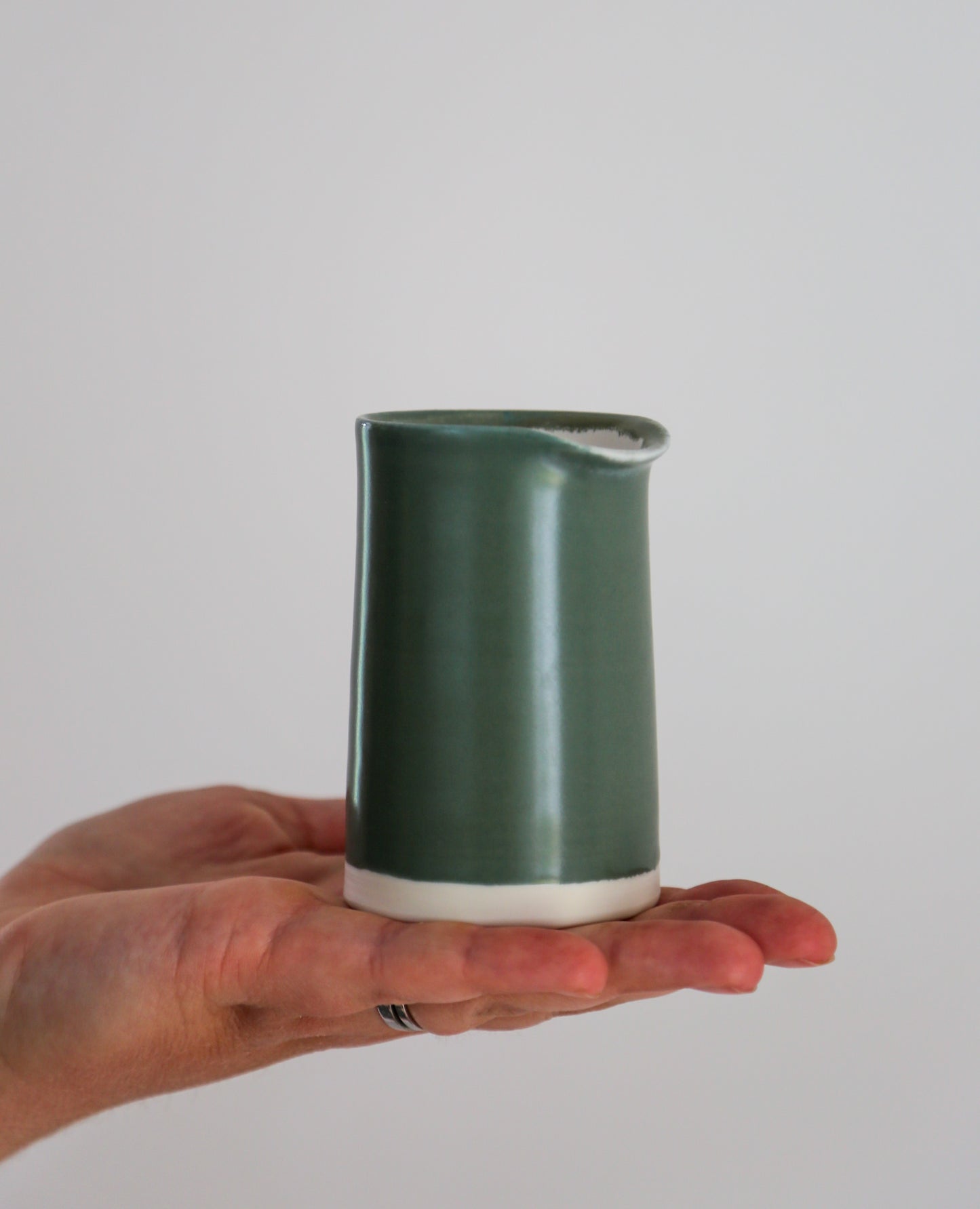 Forest Green Pourer