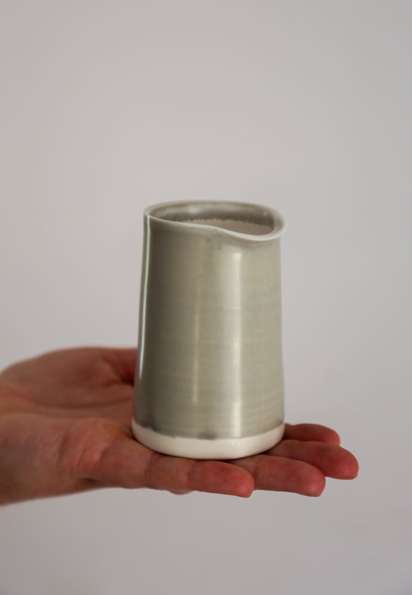 Grey Pourer